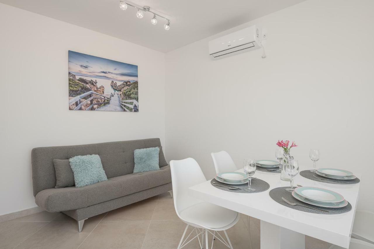 קאבטאט Apartments Lidija מראה חיצוני תמונה